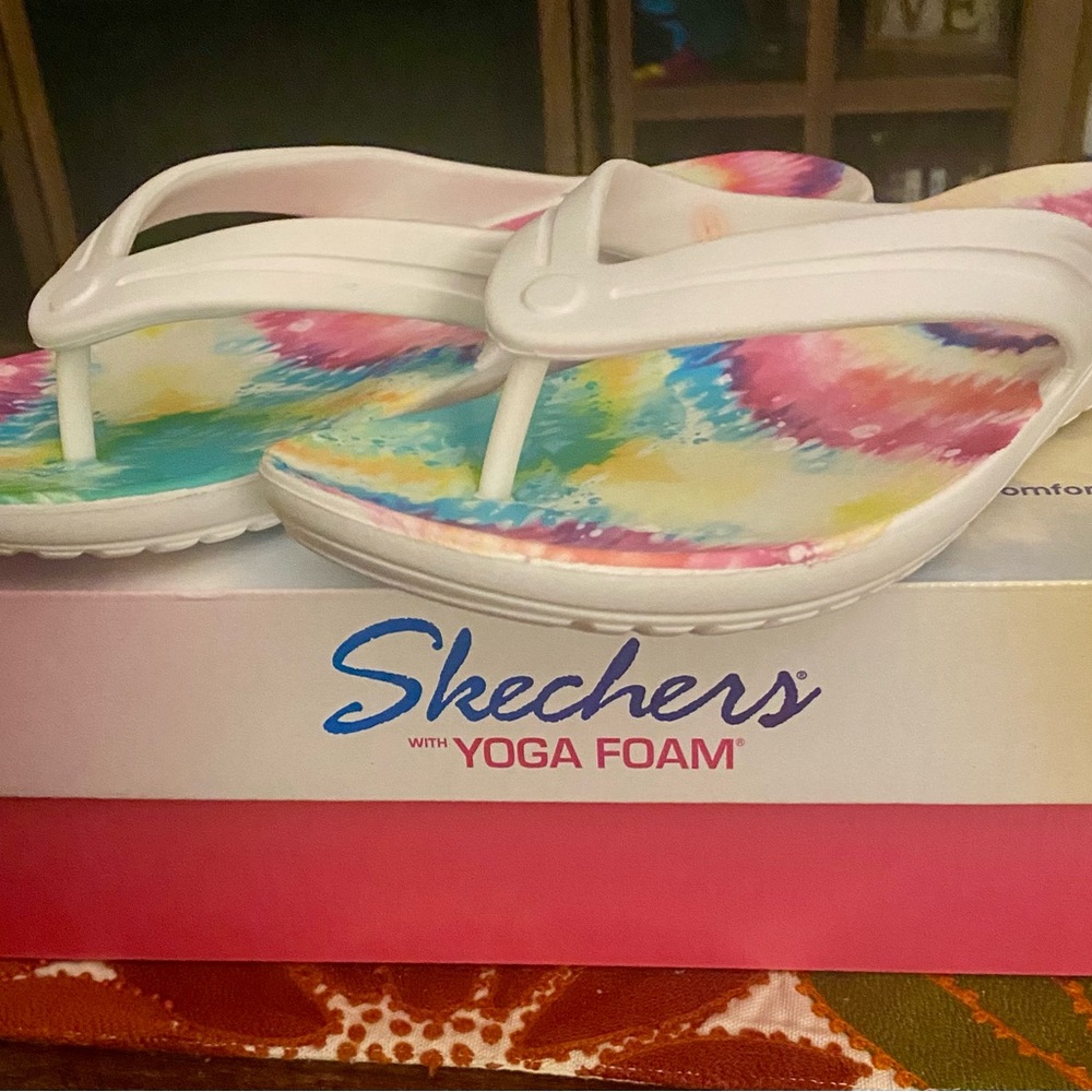 NIB Skechers Foamies Bay Breeze Womens Flip Flops Sandals Tie Dye White Size 9